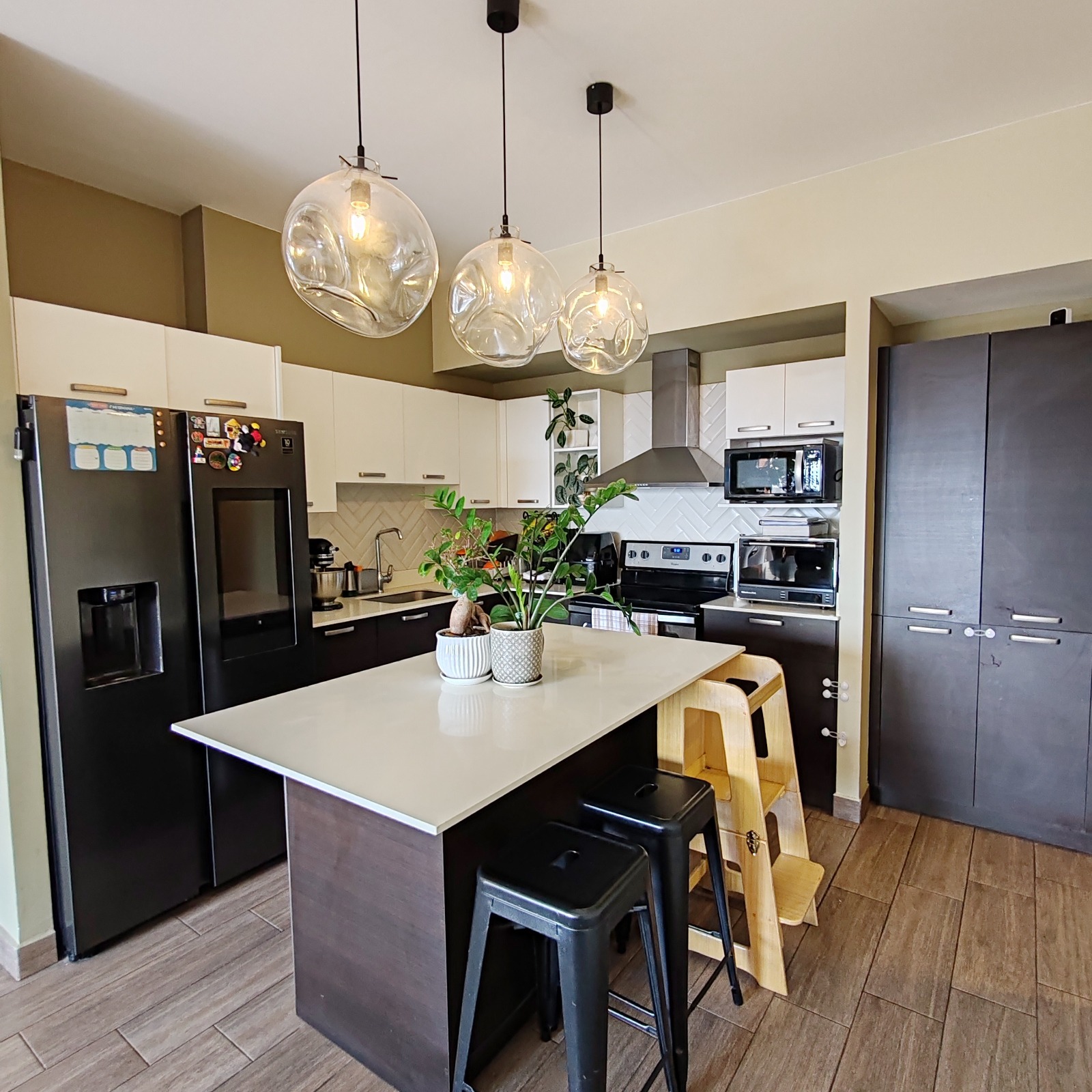Apartamento en venta 3 habitaciones Nivel Alto Zona 11