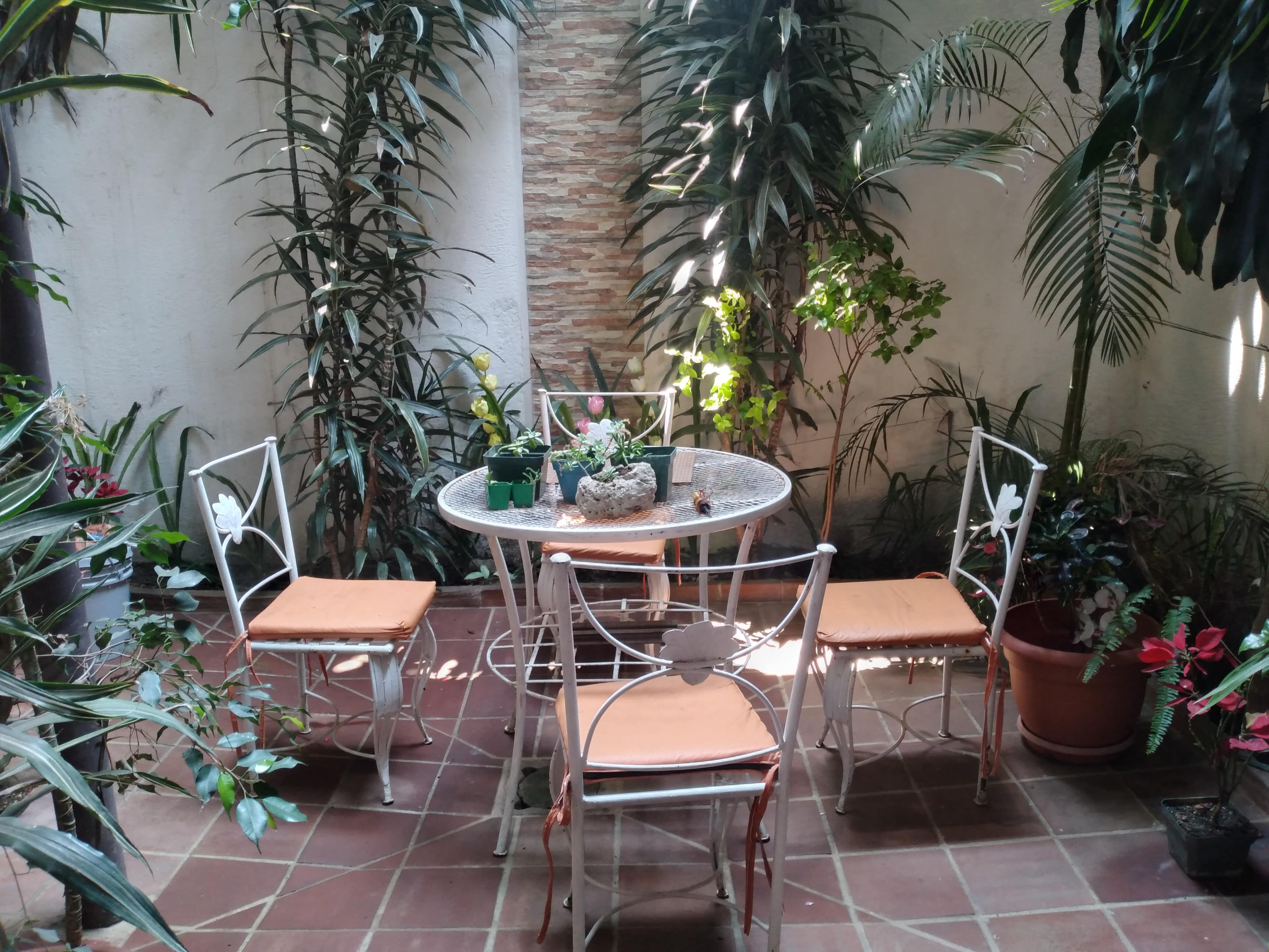 CASA EN VENTA IDEAL PARA HOSTAL, HOTEL, AIRBNB EN ANTIGUA GUATEMALA