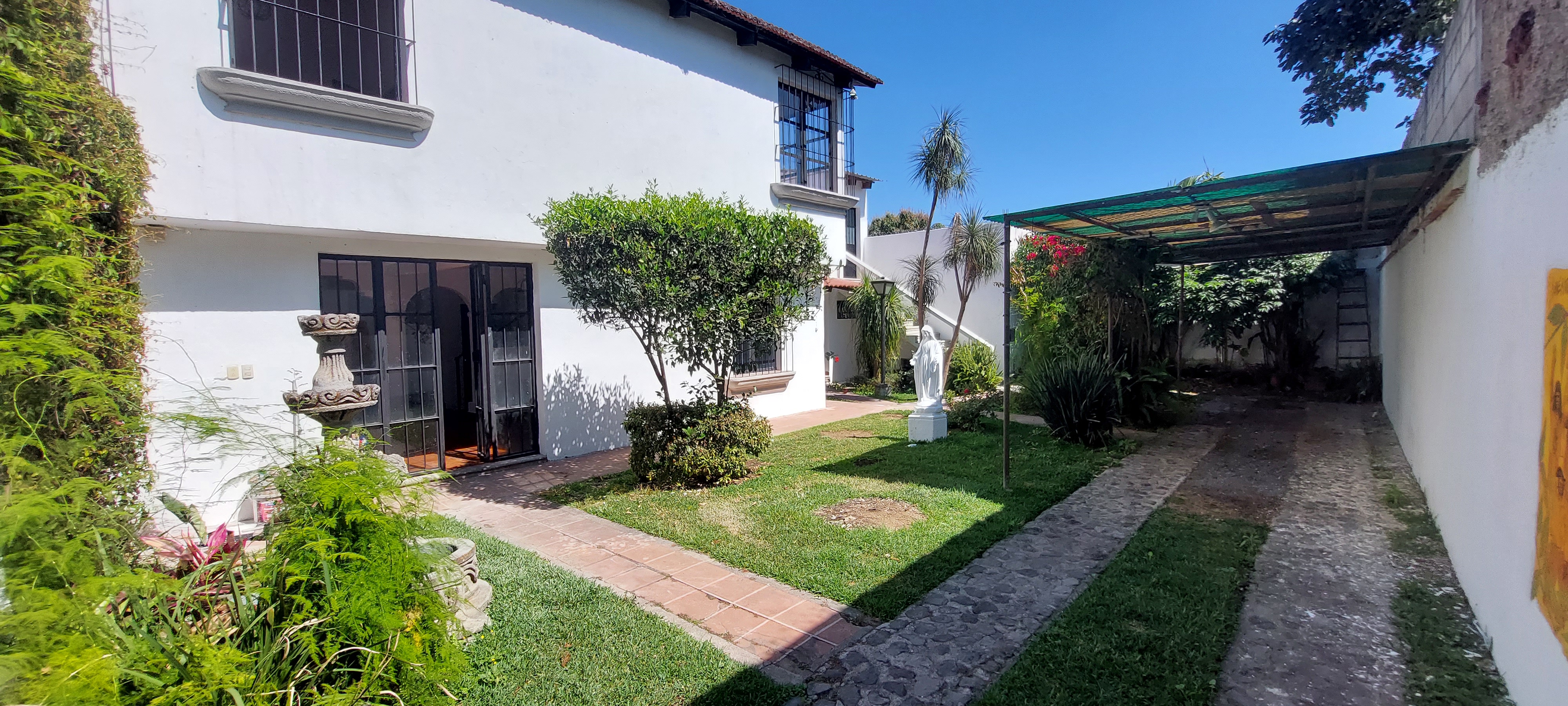 Amplia casa en renta en #CiudadVieja a 10 min de Antigua