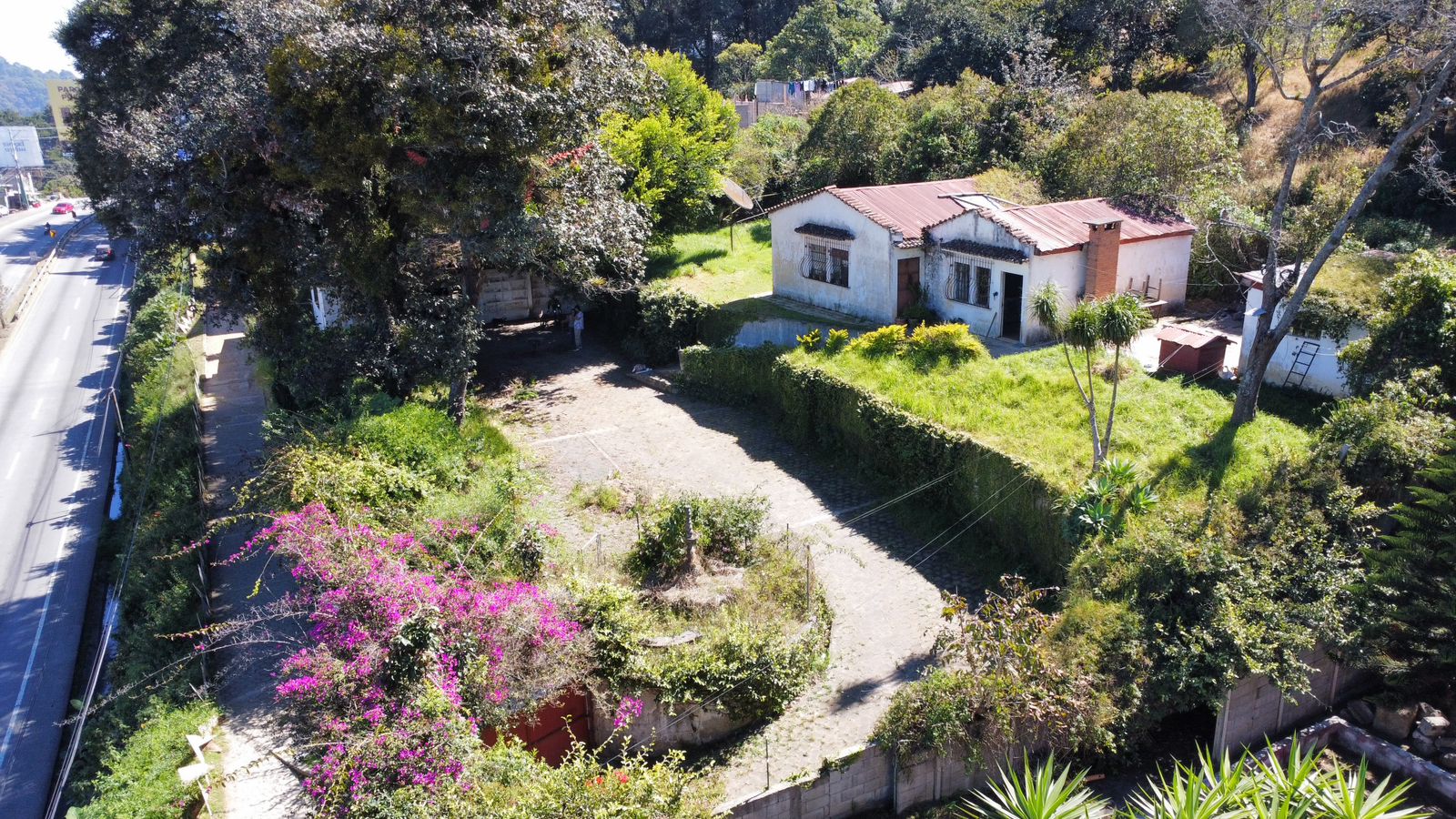 Casa en venta para remodelar en Santa Lucia Milpas Altas