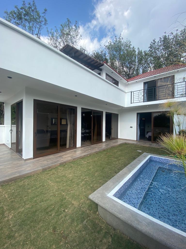 Preciosa casa en venta con Jacuzzi en Condominio Antigua Gardens