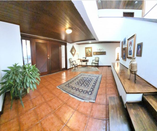 mplia Casa en Venta El Prado Zona 10 Santa Catarina Pinula