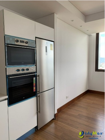Apartamento en zona 15 venta edificio Apice