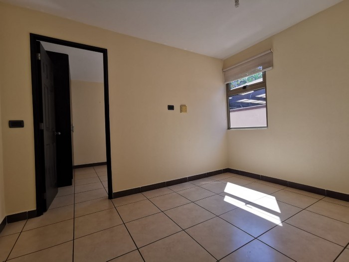 Renta- Venta de Apartamento en Las Charcas en zona 11