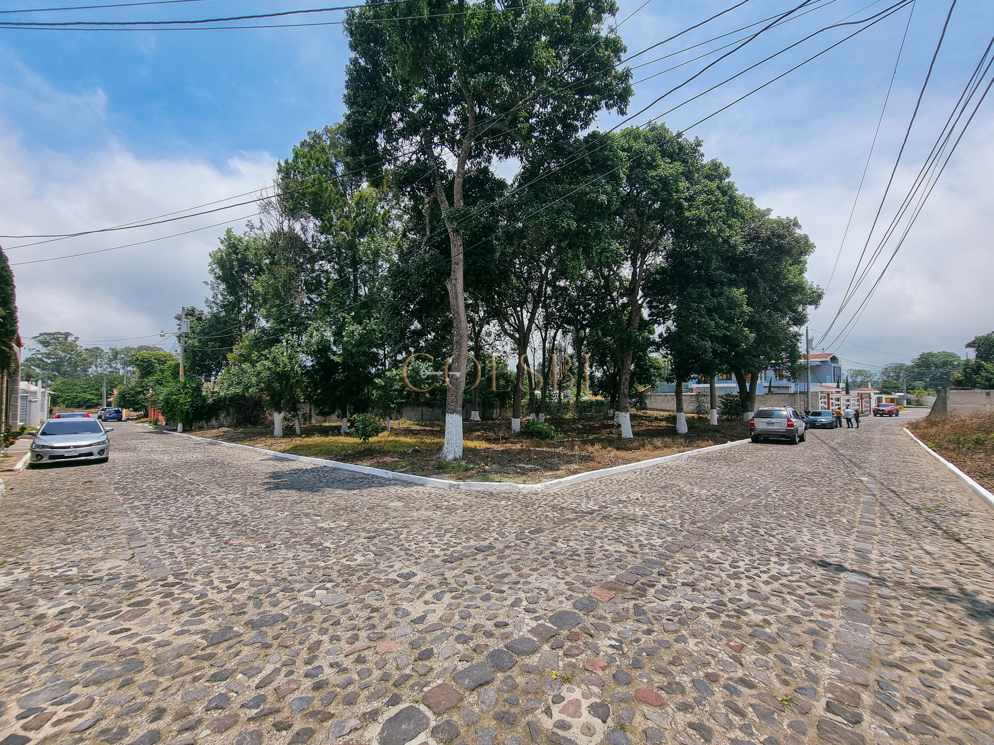 Terreno amplio de esquina, Ciudad Vieja, área de 560m²