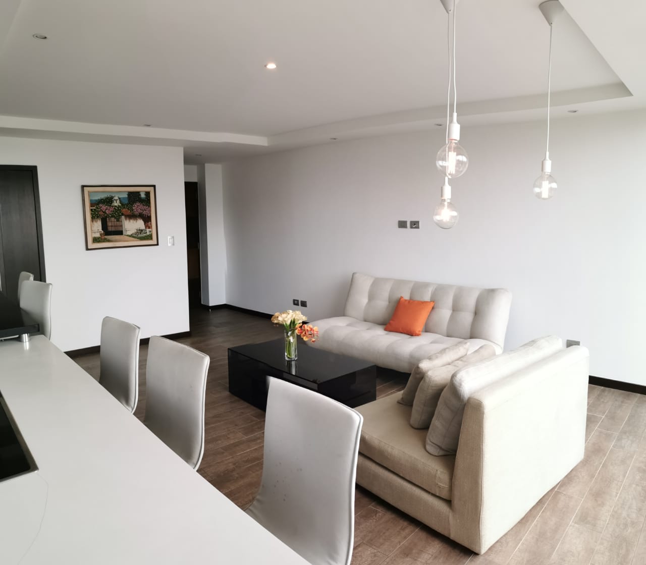 VENTA DE APARTAMENTO EQUIPADO EN ZONA 10