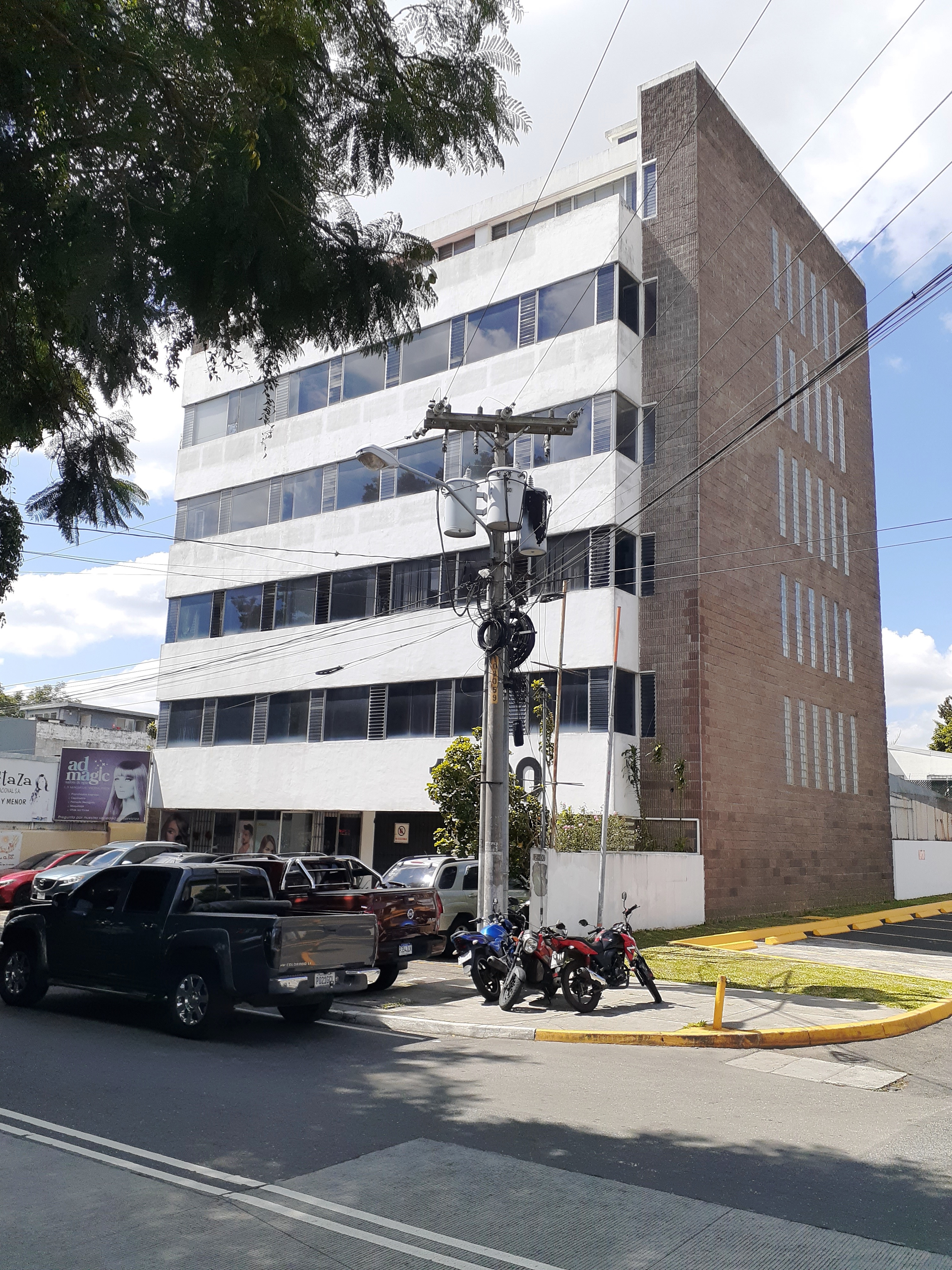 Alquilo oficinas en el mejor sector de la Zona 13