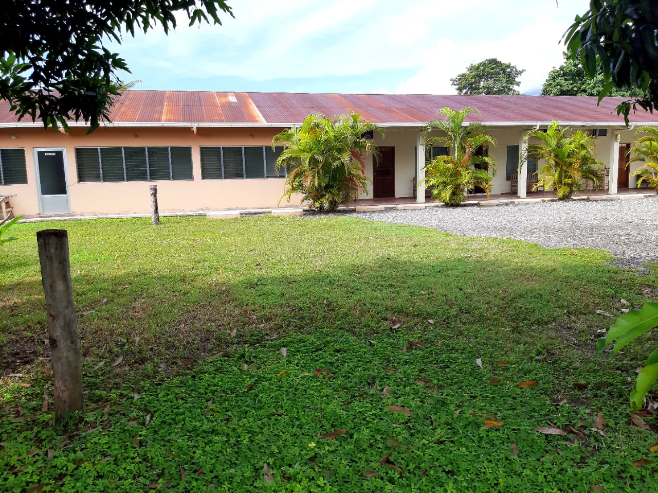 Hotel en Venta ubicado en El Estor, Izabal, Guatemala
