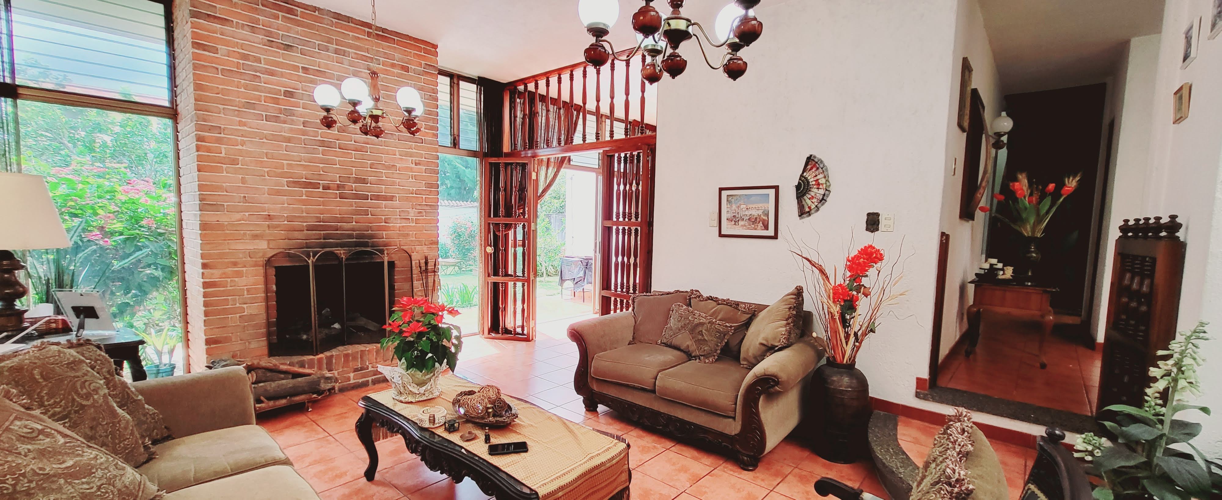 Vendo Casa, Cerca de la Universidad San Carlos zona 12