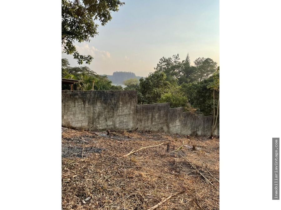 Terreno en venta a 50 mts de Laguna El Pino, Santa Rosa