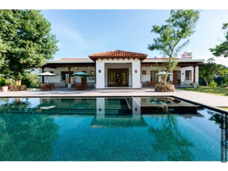 Presiosa casa vacacional en Santa Delfina Antigua GT