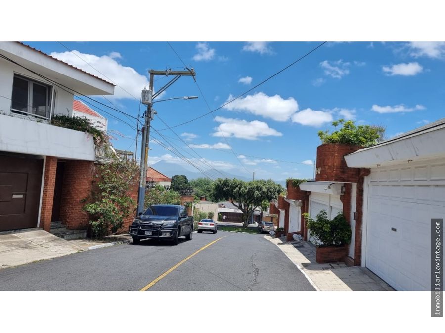 Lujosa casa en zona 10