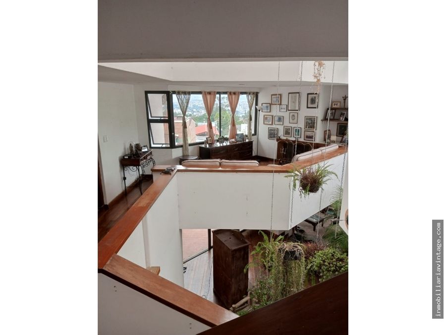 Amplia y bella casa con excelente vista