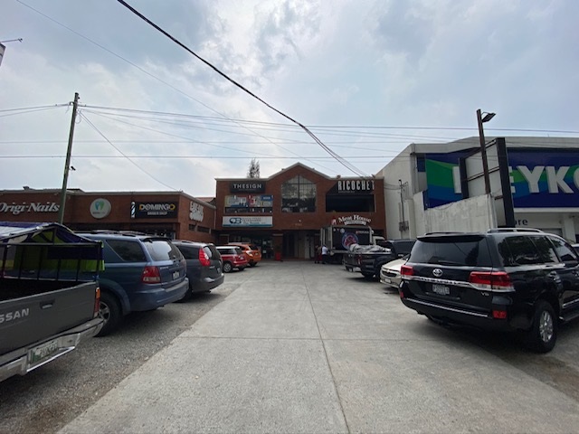Alquilo local comercial en boulevard Vista Hermosa, zona 15