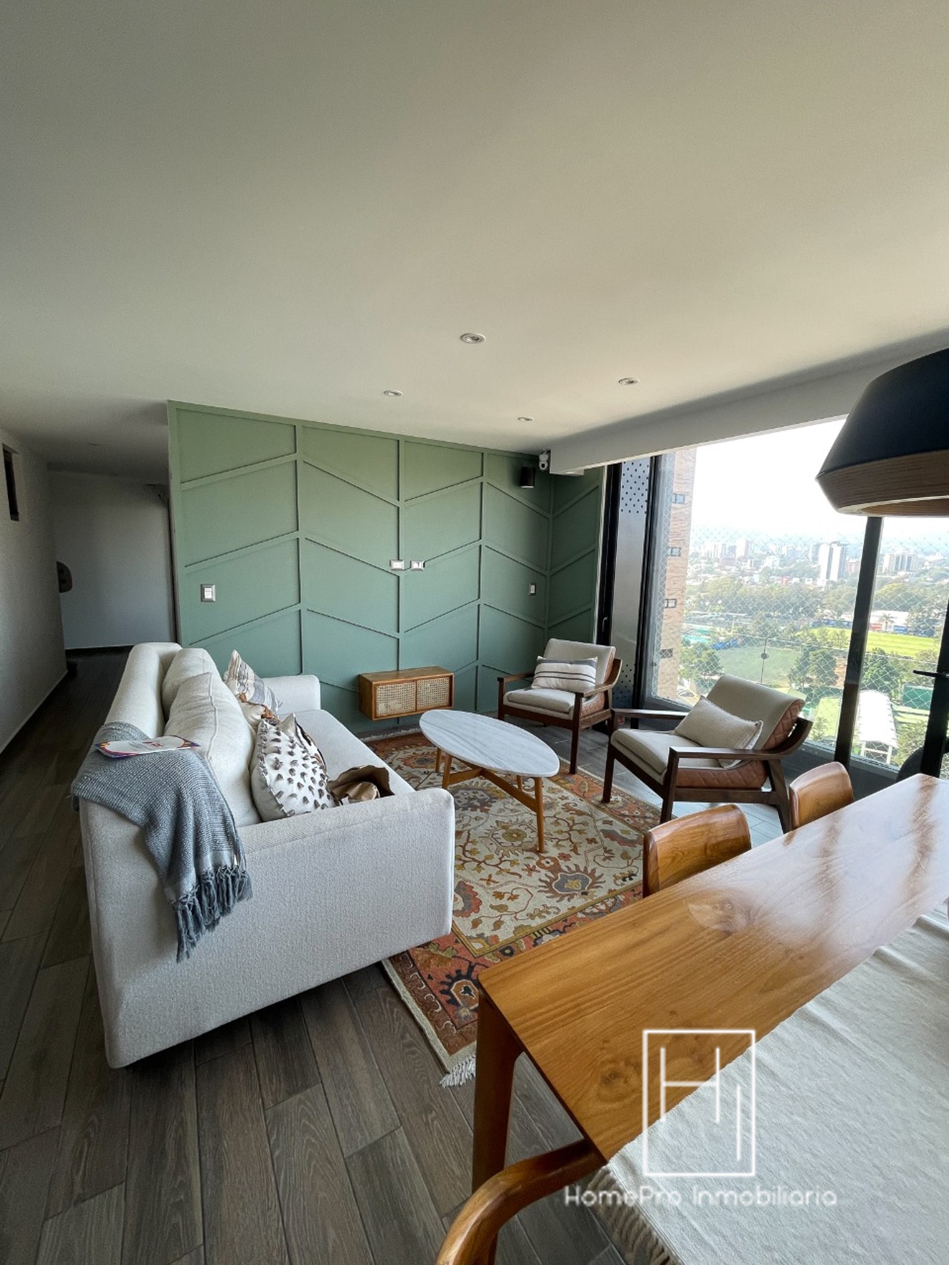 HomePro Inmobiliaria vende hermoso apartamento en zona 15.