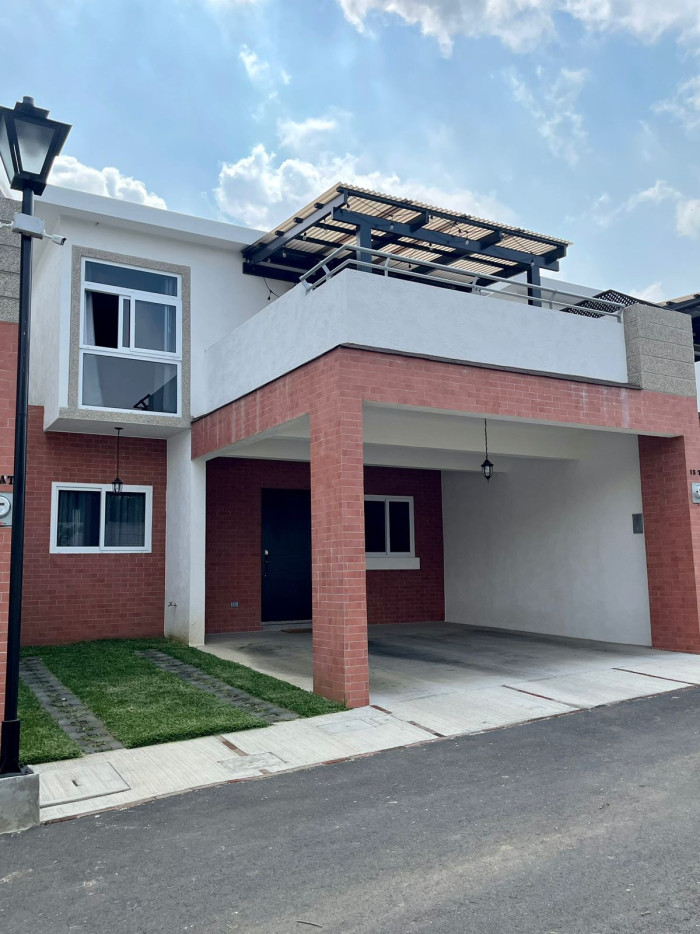 Casa en Venta en Condominio de Fraijanes