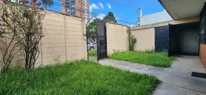 Casa Comercial en zona 12