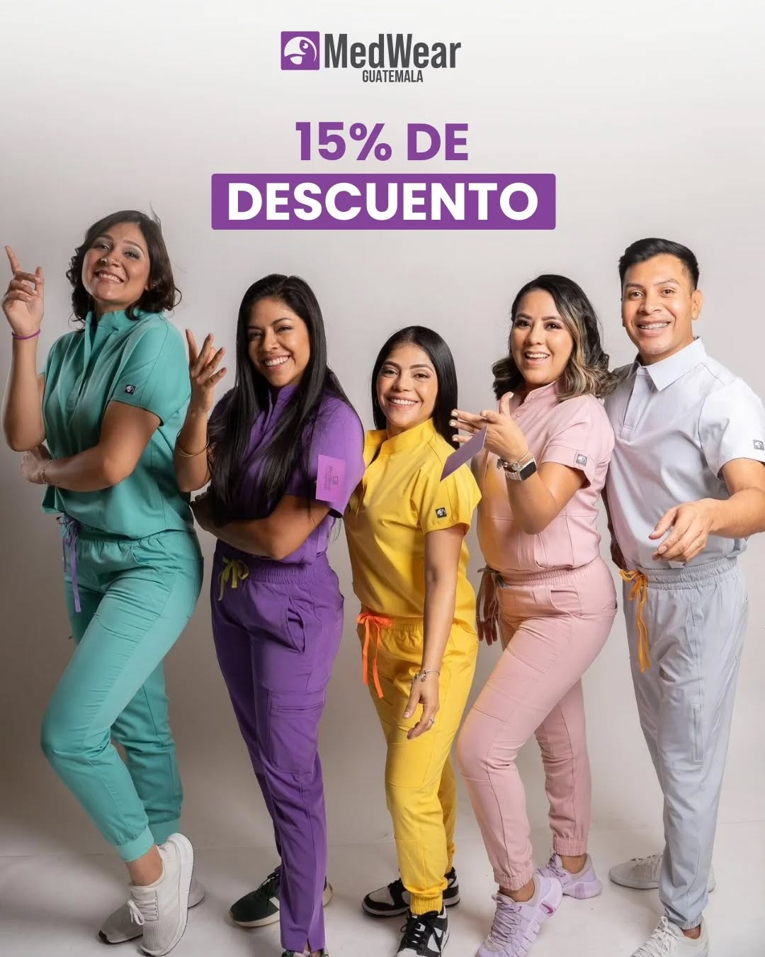 Un toque de elegancia con nuestros scrubs