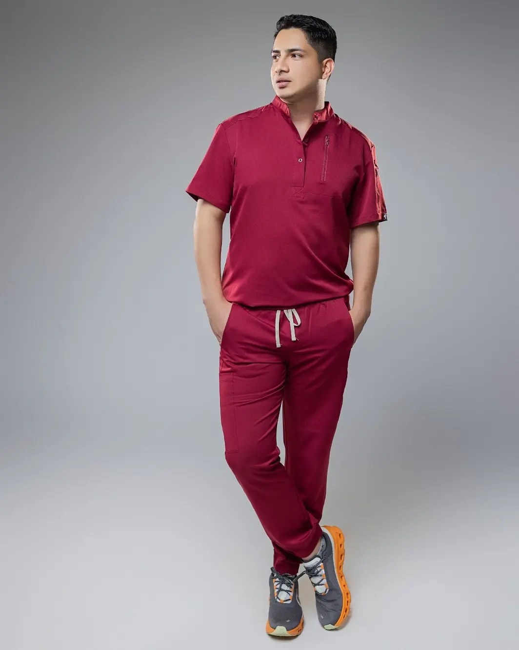 Uniforme medico color vino para hombre