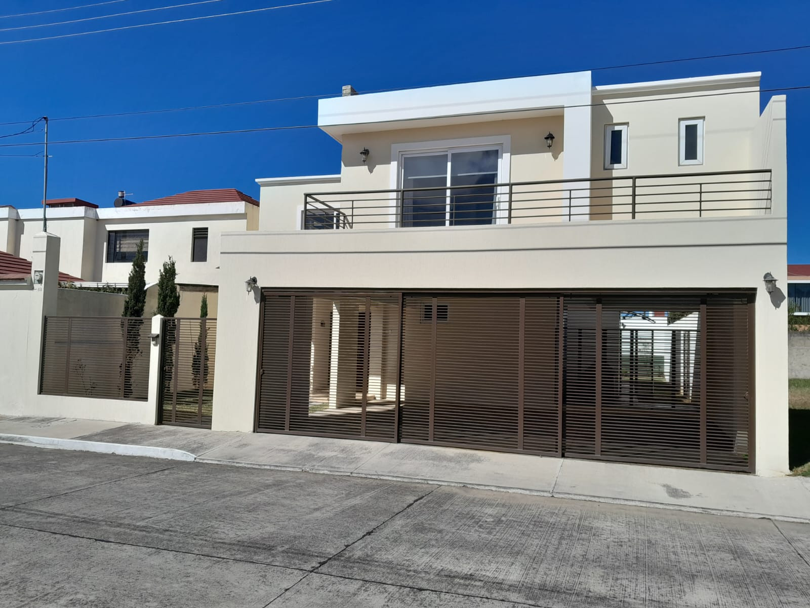 Casa con Jardin en Venta Los Manantiales CES