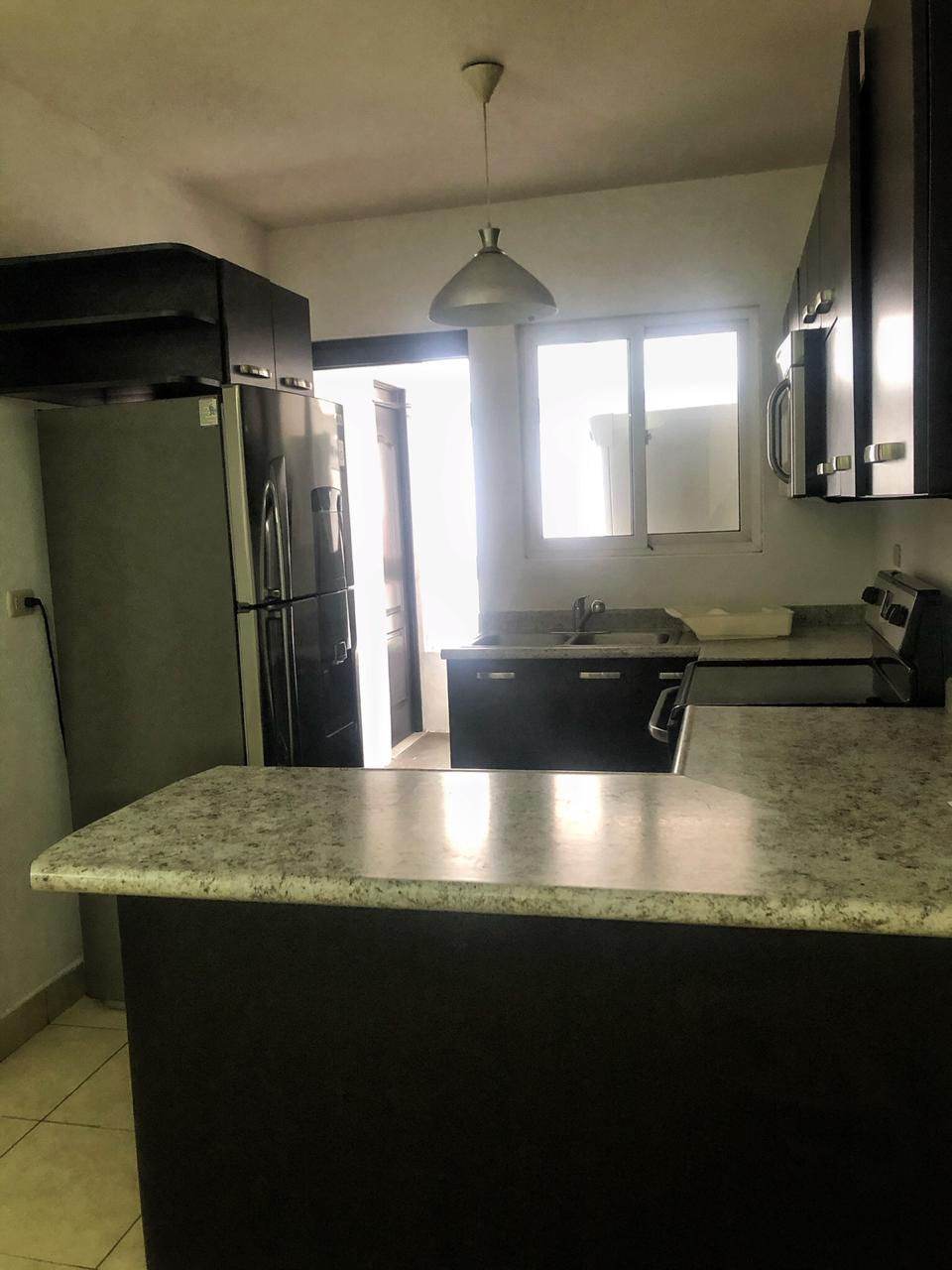 APARTAMENTO EN RENTA/VENTA ZONA 14